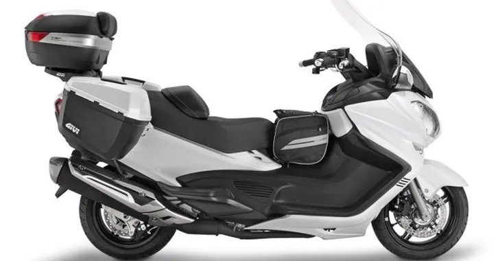 GIVI: valigie rigide E22 per moto e maxi-scooter