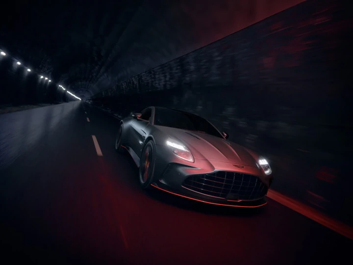 Aston Martin Vantage S, il V8 arriva a 680 CV: prestazioni e lusso ben mixati