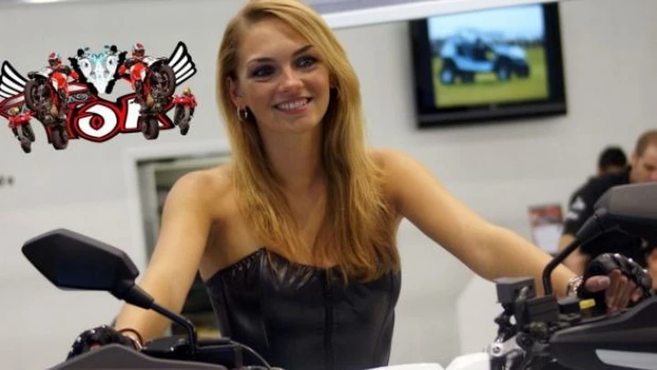 Sexy Bikers: le ragazze del Salone di Colonia