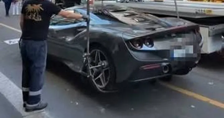 Va in centro a Milano con la Ferrari, ma per tornare a casa servirà un altro mezzo