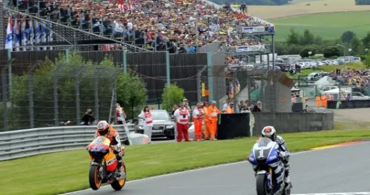 Lorenzo: "è stato un sorpasso miracoloso". Spies: "non avevo grip al posteriore"