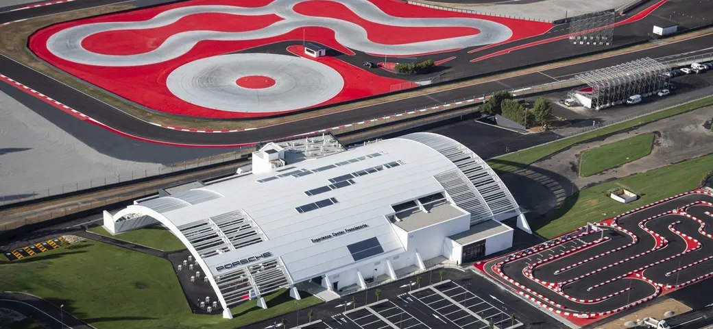Porsche: apre l’Experience Center Franciacorta, il più grande del mondo