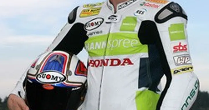 Eicma 2007: piloti e vips allo stand Suomy