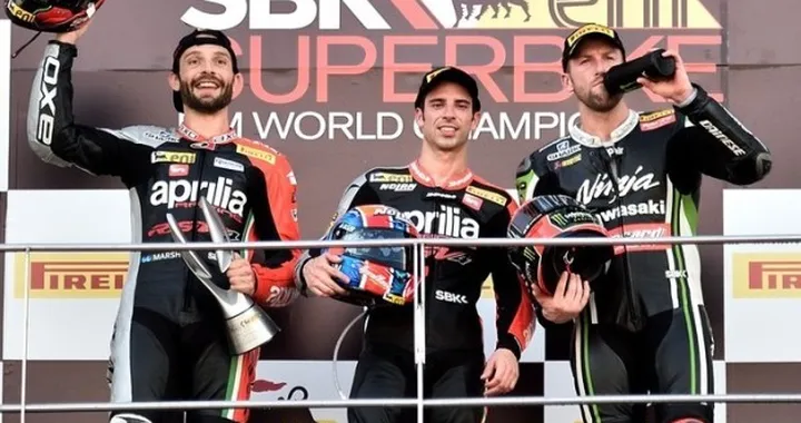 SBK Sepang 2014: Marco Melandri regala la doppietta all'Aprilia, Guintoli ancora 2° [FOTO]