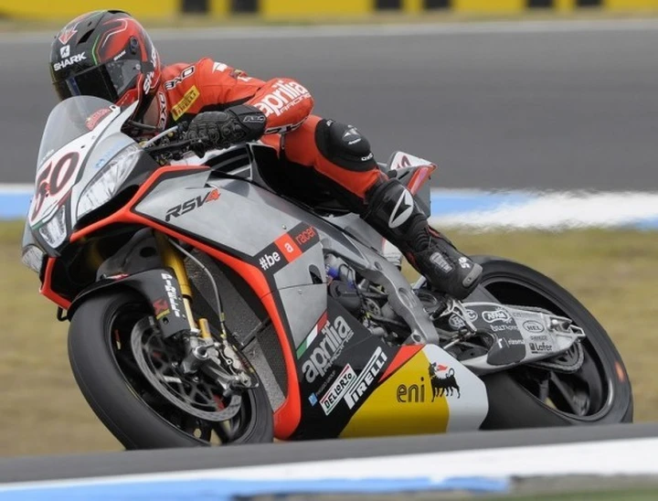 Superbike, Phillip Island: Superpole per Guintoli su Giugliano e Melandri, caduta per Sykes [FOTO]