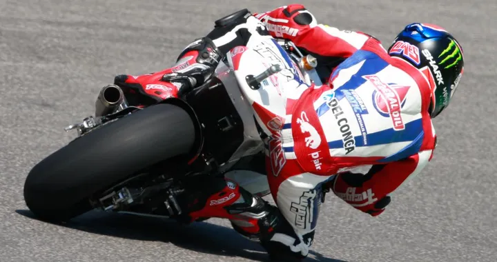 Moto2: Sam Lowes chiude il venerdi in testa
