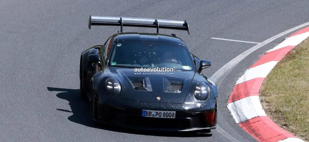 Porsche 911 GT2 RS, la nuova Widowmaker: pronta a riscrivere i record