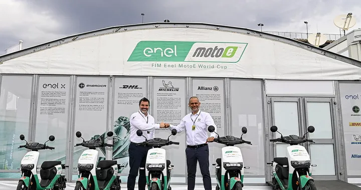 Vmoto Soco partner di Dorna Sport: fornirà scooter elettrici al personale della MotoE