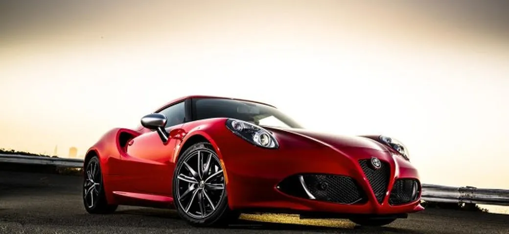 Alfa Romeo 4C: svelata quella per gli USA [video]