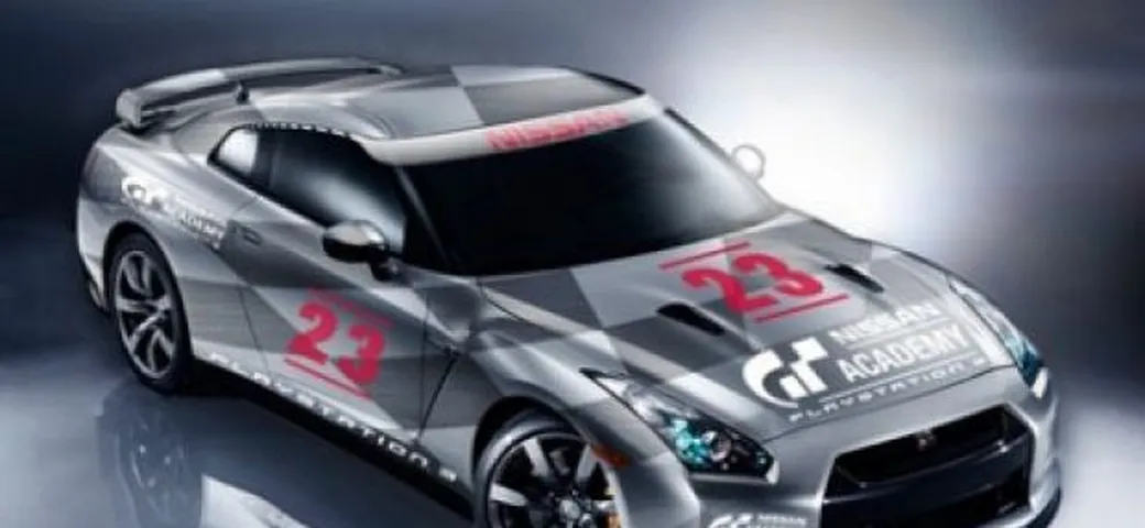 Nissan: il vincitore della GT Academy su PlayStation 3 correrà anche nel GT4