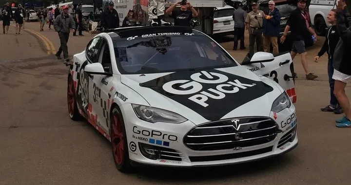 La Tesla Model S è l'elettrica più veloce di sempre alla Pikes Peak