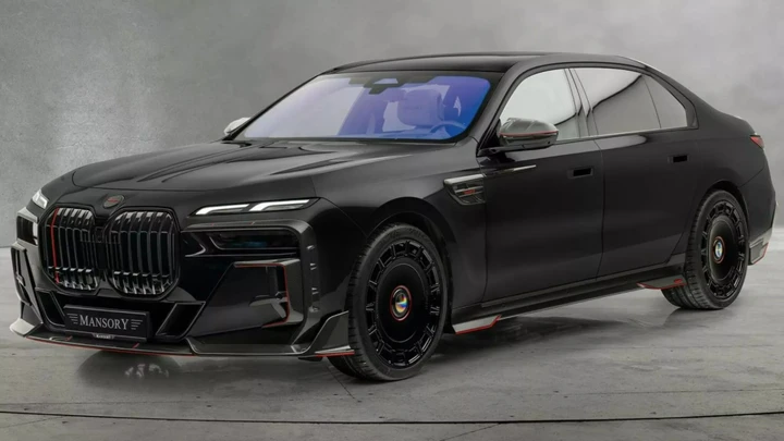 BMW Serie 7: ecco la versione di Mansory con il bodykit in fibra di Carbonio
