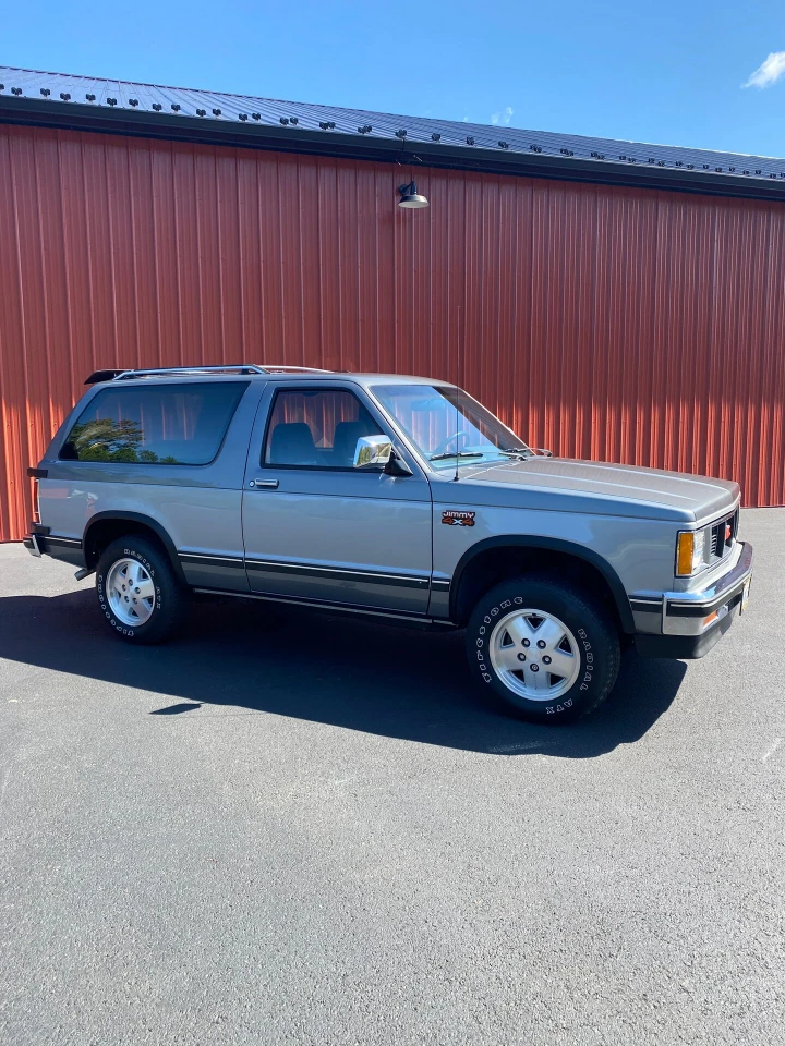 GMC Jimmy del 1987 con sole 13000 miglia: costa come un SUV nuovo