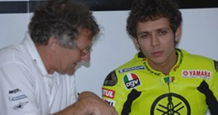 Valentino Rossi in Yamaha fino al 2008