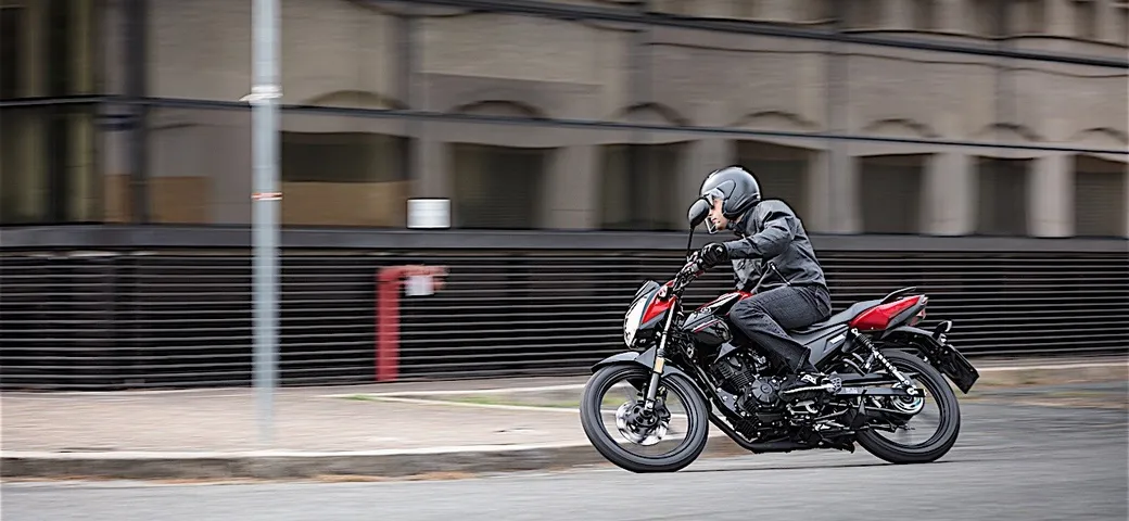 Yamaha YS125: la prova della naked Urban Mobility
