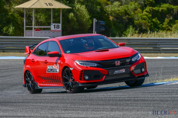 Honda Civic Type R: giro record all'Estoril [Video]