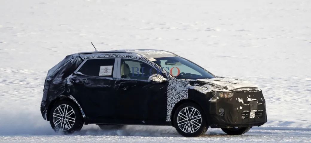 Kia Stonic: foto spia del SUV compatto
