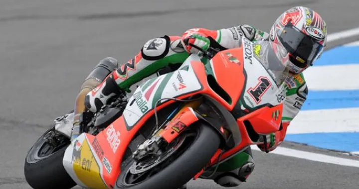 Max Biaggi, a Donington "capolavoro all'incontrario."  Ma ...