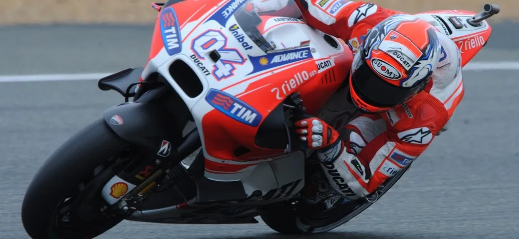 MotoGP Mugello 2015: Dovizioso e Ducati davanti nelle FP1; Valentino Rossi 6°