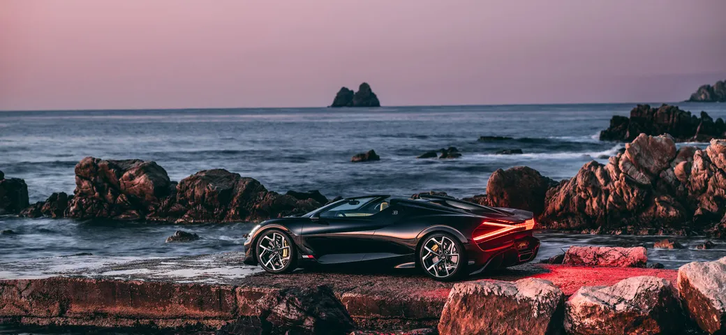 La Bugatti W16 Mistral: che foto in Costa Azzurra!