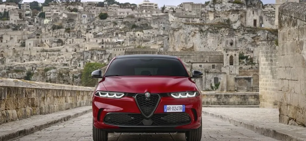 Alfa Romeo Tonale Tributo Italiano: inno al made in Italy con il nuovo spot