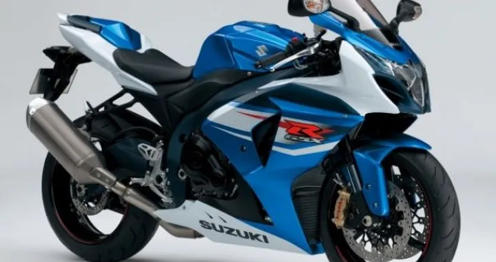 Suzuki: listino aggiornato ed estensione garanzia per il Burgman 650