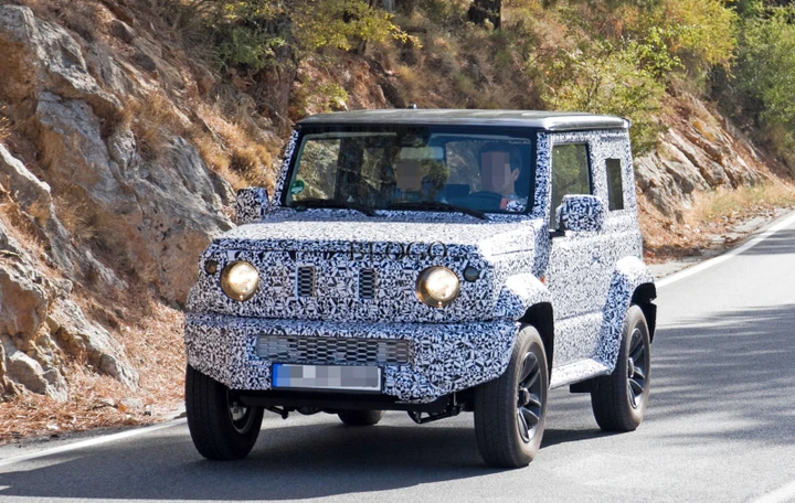 Suzuki Jimny 2018: foto spia su strada