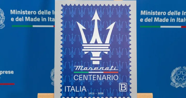 Maserati e Poste Italiane celebrano 100 anni del Tridente con un nuovo francobollo