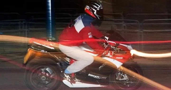 Passione Reale: il Principe William in sella alla Ducati 1198S Corse