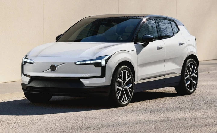 Volvo EX30, arriva una nuova entry level da 150 CV