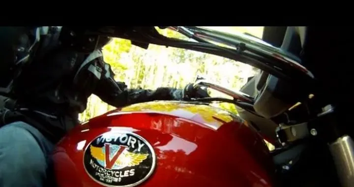 Victory introduce le nuove High Ball e Cross Country Tour nella gamma 2012