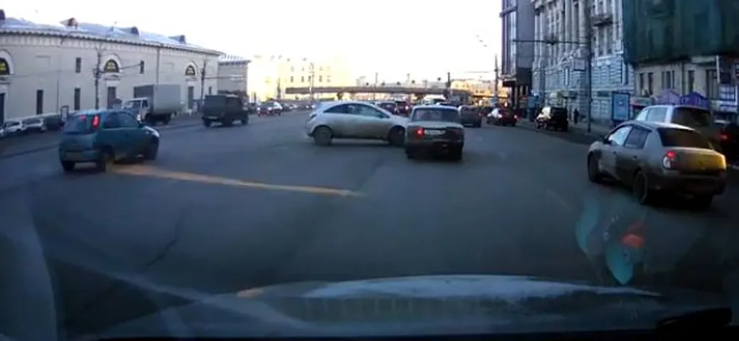 Parcheggio perfetto! L'Epic Win è della ragazza russa