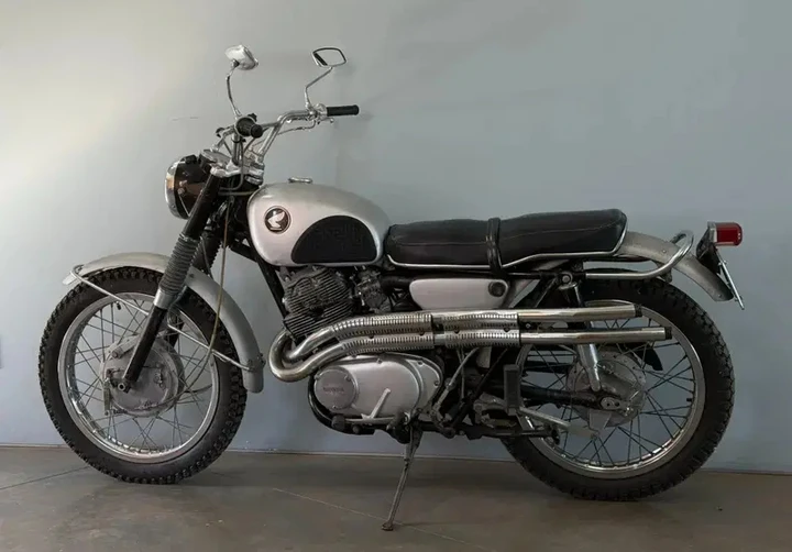 Honda CL72 Scrambler: all'asta una rara 250 del 1964... di Elvis Presley?