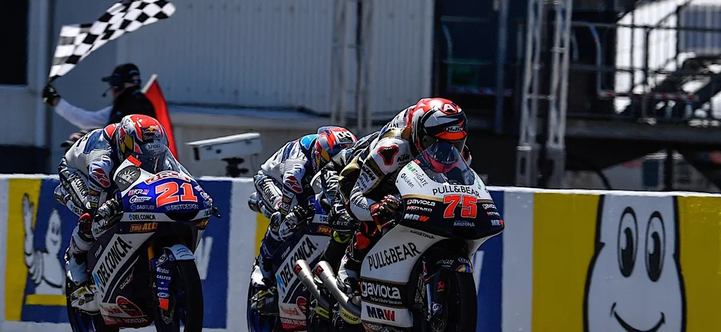 Moto3, corse-trenino tutto show! E la sicurezza?