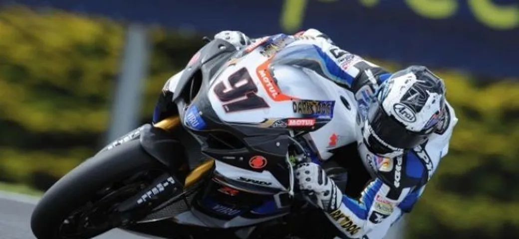 WSBK: Gara1 sotto il dominio di Leon Haslam, Biaggi secondo, precede Toseland.