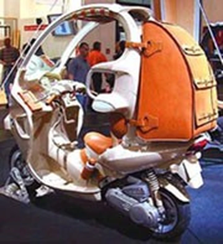 Bmw C1 in pelle umana...