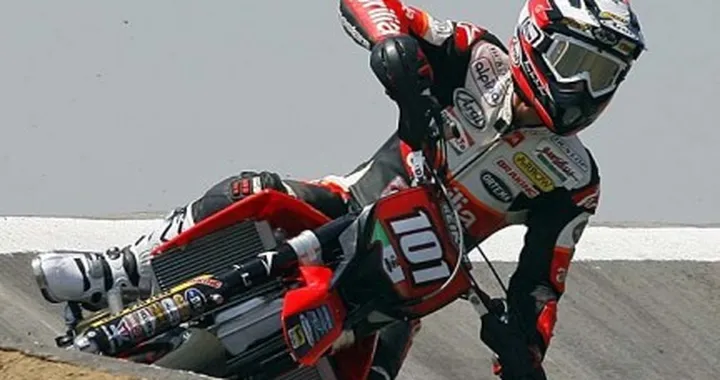 Aprilia rinforza le armi nelle Supermoto: tre team ufficiali per il 2008