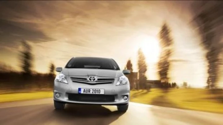 Toyota Auris restyling: nuove immagini ufficiali e informazioni per il mercato italiano