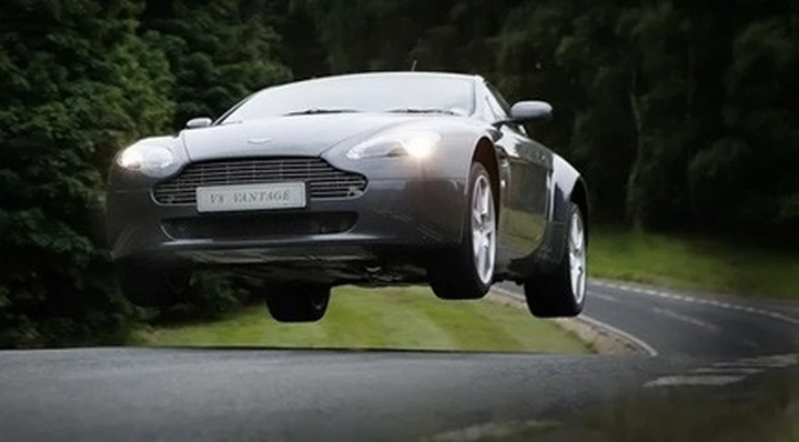 Aston Martin V8: in arrivo un tuning-kit dalla Prodrive?