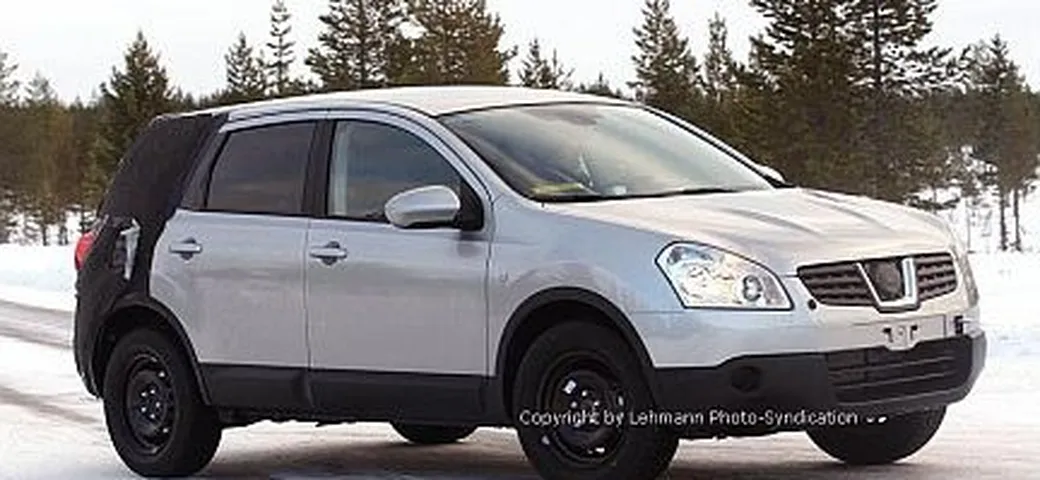 Prime foto della Nissan Qashqai passo lungo