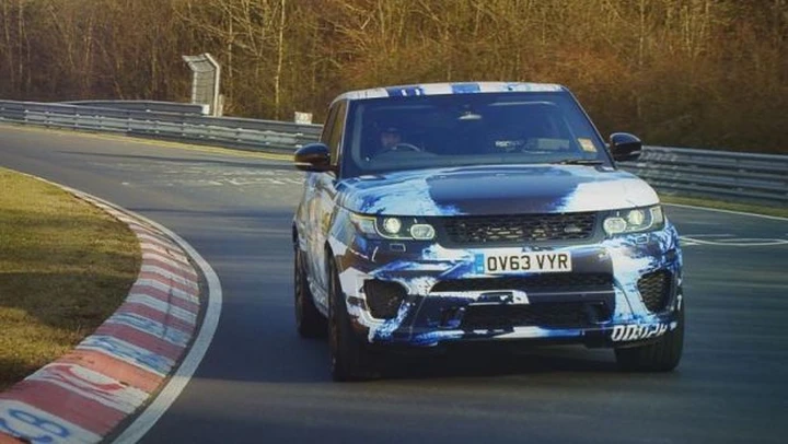 Range Rover Sport SVR: la versione più sportiva monta il V8 da 550 CV