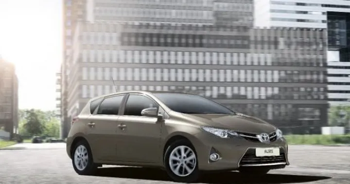 Toyota Auris 2013: nuove immagini ufficiali