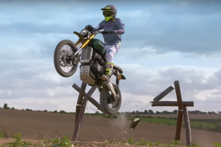 Guy Martin replicherà il salto di Steve McQueen ne 