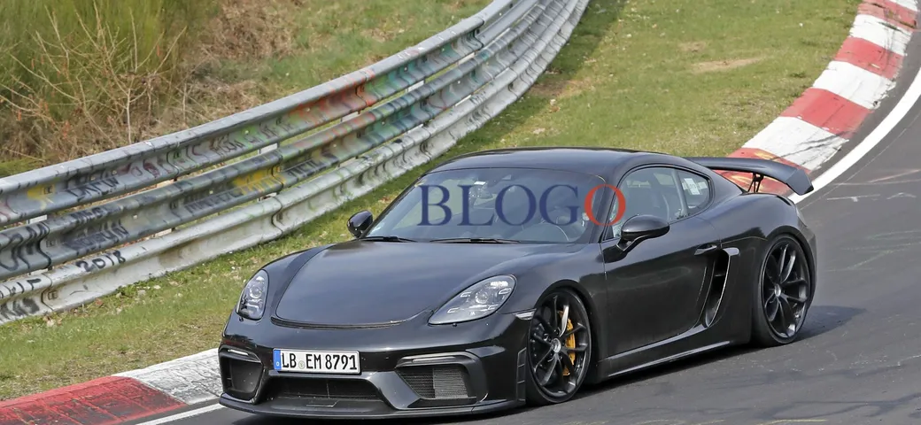 Porsche Cayman GT4: foto spia della 718 più estrema