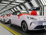 MG 4: boom di ordini in Cina, triplicati i turni in fabbrica per la nuova elettrica