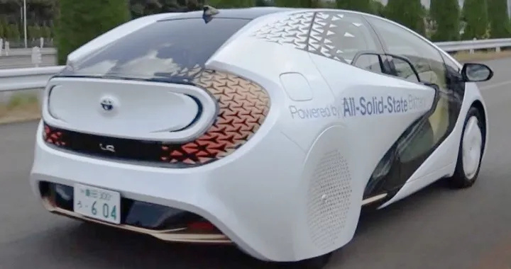 Toyota: prototipo-laboratorio di veicolo elettrico con batterie solid state