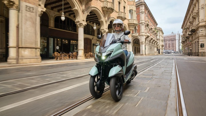Yamaha TRICITY 125 2025: mobilità urbana all’avanguardia su tre ruote