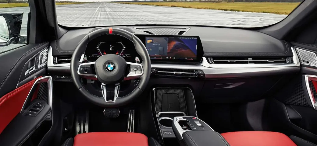 BMW X1, il nuovo tecnologico abitacolo: salto di qualità