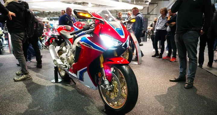 EICMA 2018: Honda CBR 1000 Fireblade si rinnova
