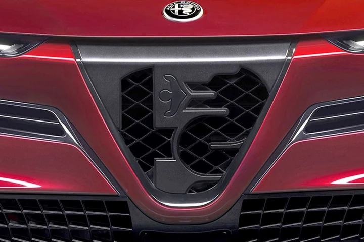 In Francia sono sicuri, ci sarà una nuova Alfa fra Stelvio e Tonale